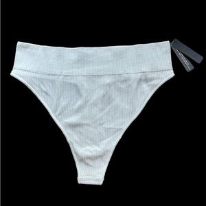 NWT SKIMS Rib Thong in Bone. Size L/XL